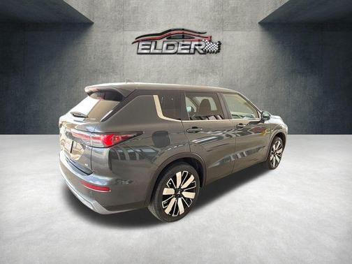 Gray 2025 Mitsubishi Outlander SE