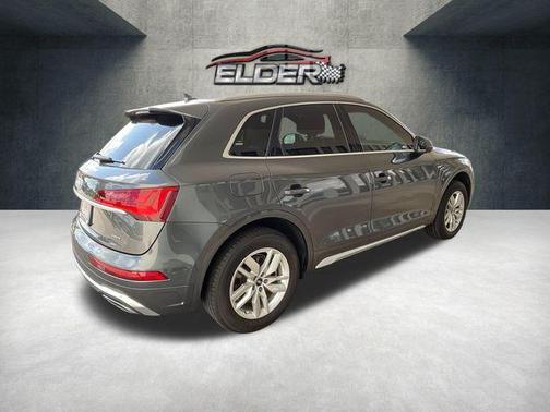 Daytona Gray Pearl Effect 2022 Audi Q5 45 S line quattro Premium