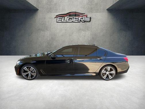 Black Sapphire Metallic 2019 BMW 740 i