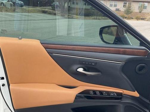 2022 Lexus ES 250 Luxury