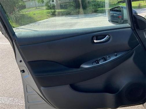 2023 Nissan Leaf S