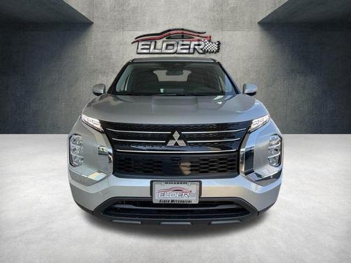 2026 Mitsubishi Outlander ES