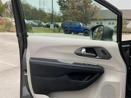 2021 Chrysler Pacifica Touring-L