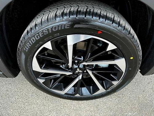 2024 Mitsubishi Outlander SEL Platinum Edition