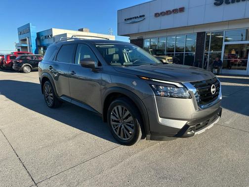 2025 Nissan Pathfinder SL 4WD