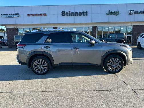 2025 Nissan Pathfinder SL 4WD