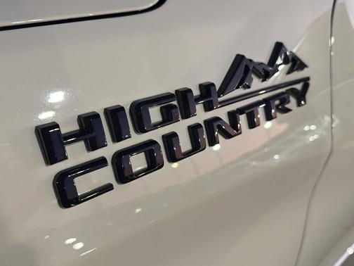 White Sands 2026 Chevrolet Silverado 1500 High Country
