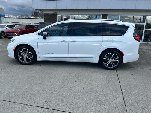 2026 Chrysler Pacifica L