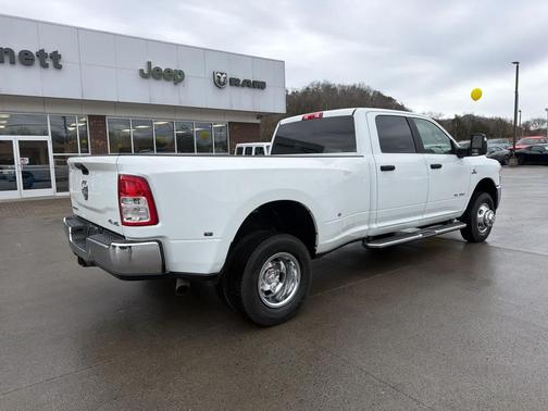 2024 RAM 3500 Big Horn Crew Cab 4x4 8' Box