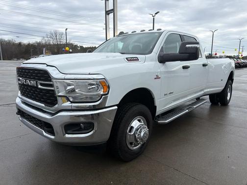 2024 RAM 3500 Big Horn Crew Cab 4x4 8' Box