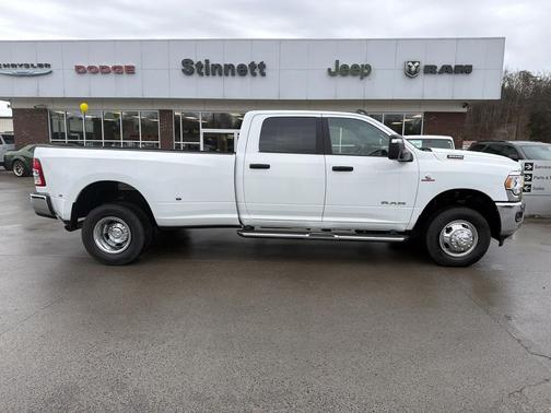 2024 RAM 3500 Big Horn Crew Cab 4x4 8' Box