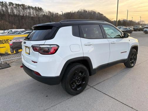 2023 Jeep Compass Trailhawk