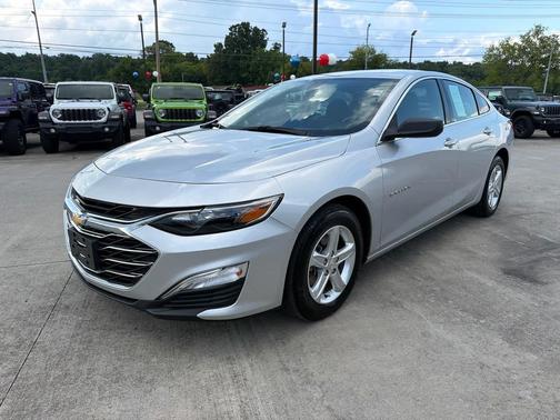 Silver Ice Metallic 2022 Chevrolet Malibu 1LS
