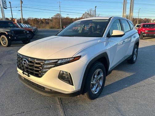 2023 Hyundai TUCSON SE