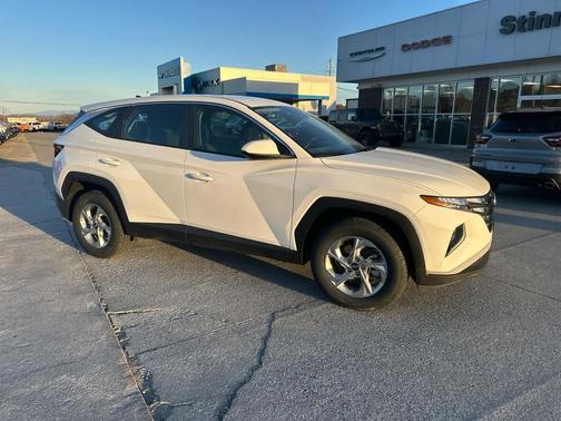 2023 Hyundai TUCSON SE