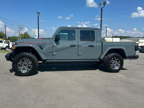 2025 Jeep Gladiator Mojave X