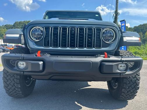 2025 Jeep Gladiator Mojave X