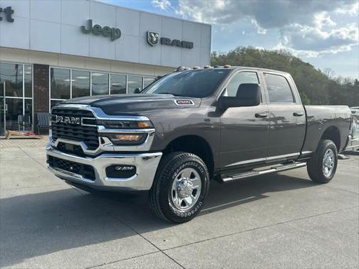 2025 RAM 2500 Tradesman Crew Cab 4x4 6'4' Box