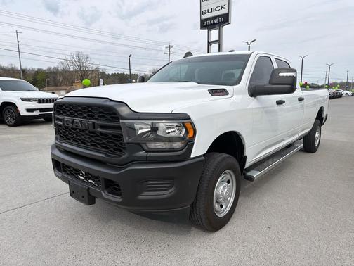 2023 RAM 2500 Tradesman Crew Cab 4x4 8' Box