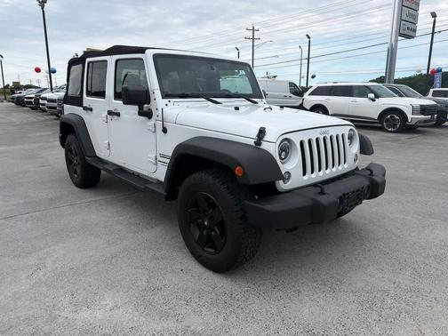 Bright White Clearcoat 2018 Jeep Wrangler JK Unlimited Sport