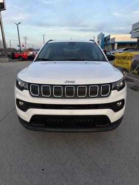 2022 Jeep Compass Latitude Lux