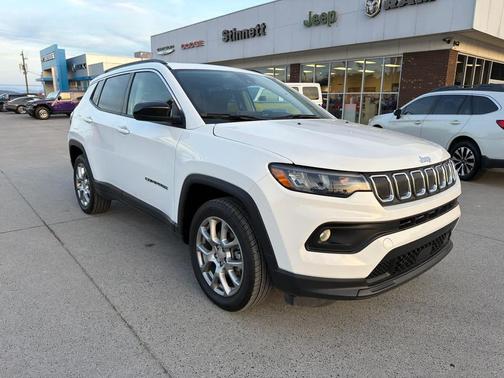 2022 Jeep Compass Latitude Lux