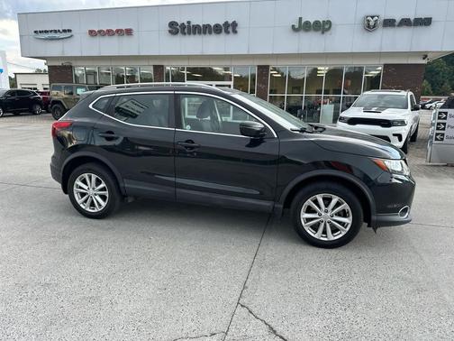 2017 Nissan Rogue Sport SV