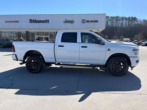 2026 RAM 2500 Black Express Crew Cab 4x4 6'4' Box