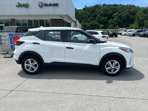 2022 Nissan Kicks S