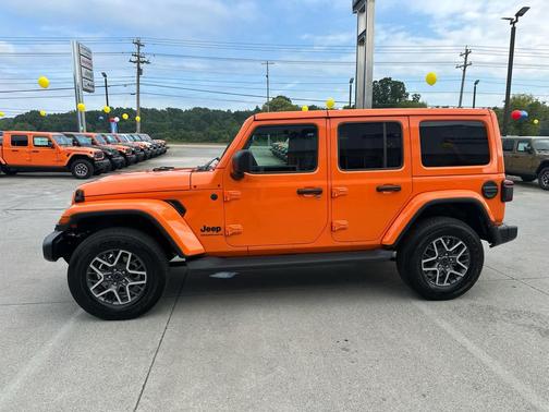 2025 Jeep Wrangler 4-Door Sahara 4x4