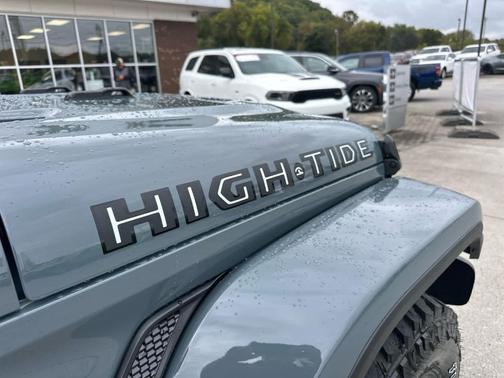 2025 Jeep Gladiator High Tide