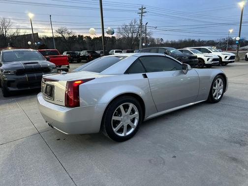 2005 Cadillac XLR Base
