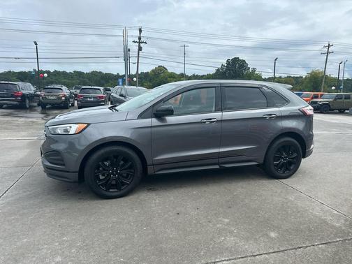 2022 Ford Edge SE