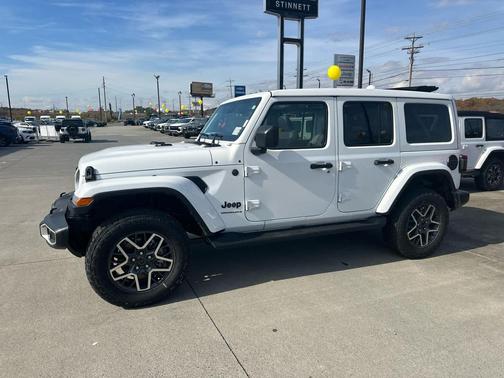 2025 Jeep Wrangler 4-Door Sahara 4x4