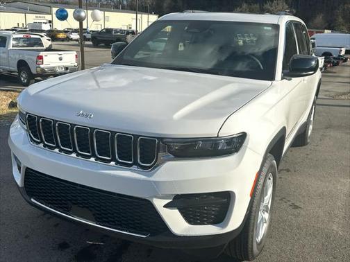 2025 Jeep Grand Cherokee Laredo
