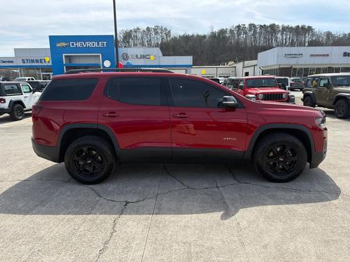 2023 GMC Acadia AWD AT4