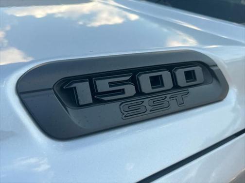 2025 RAM 1500 Warlock Crew Cab 4x4 5'7' Box