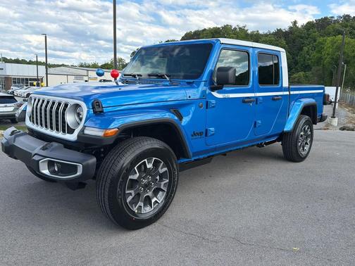 Hydro Blue Pearlcoat 2026 Jeep Gladiator Sahara 4x4