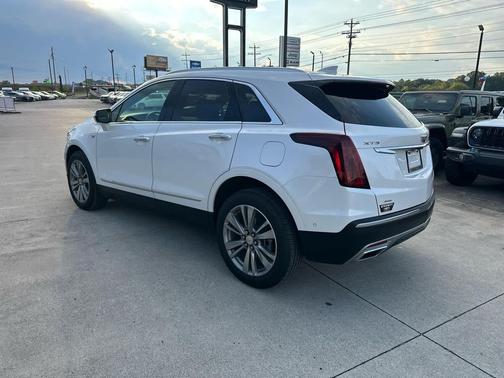 2022 Cadillac XT5 Premium Luxury