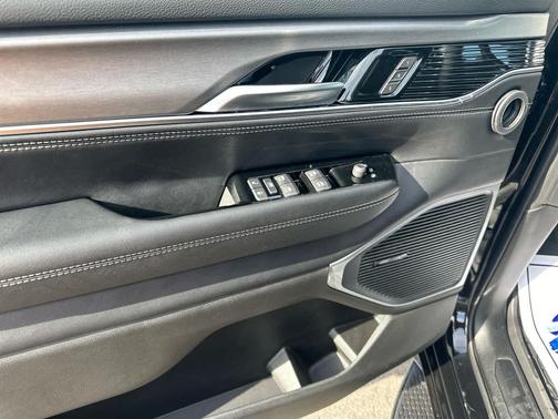 2024 Jeep Wagoneer Series II Carbide 4x4