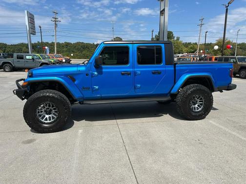 2022 Jeep Gladiator Sport S