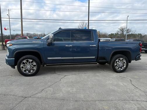 Lakeshore Blue Metallic 2025 Chevrolet Silverado 2500 High Country