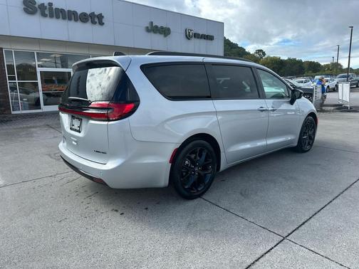 2026 Chrysler Pacifica Limited