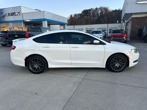 2015 Chrysler 200 S