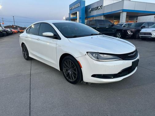 2015 Chrysler 200 S