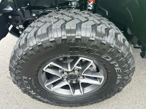 2025 Jeep Gladiator Mojave X