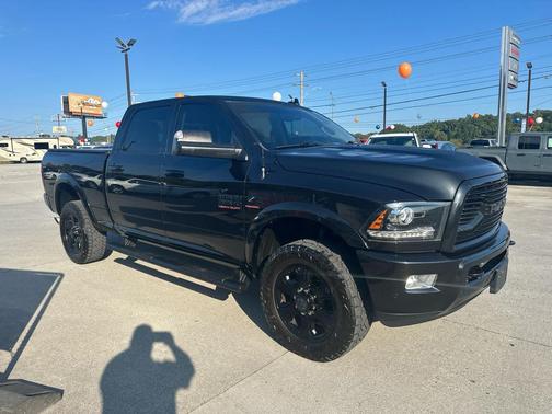 2018 RAM 3500 Laramie Crew Cab 4x4 6'4' Box