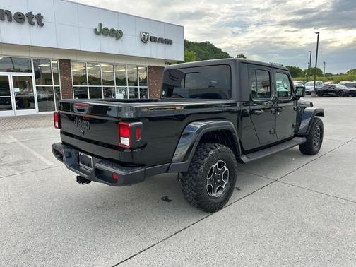 2022 Jeep Gladiator Sport S