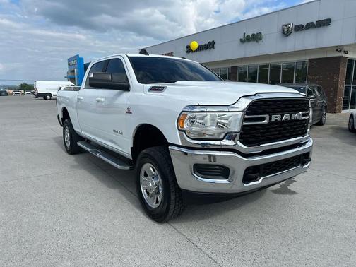 2022 RAM 2500 Big Horn Crew Cab 4x4 6'4' Box