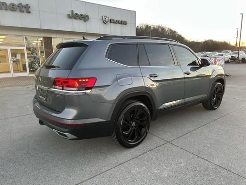 2022 Volkswagen Atlas 3.6L SE w/Technology